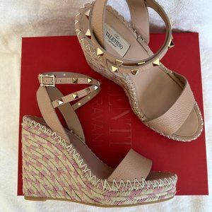 Valentino Garavani Rockstud Wedge Espadrilles - Rose Cannelle & Naturale